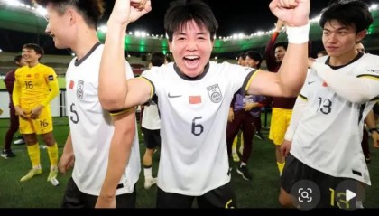 U23国足3-0完胜越南，队长徐彬父母曾远赴沙特为儿子助威