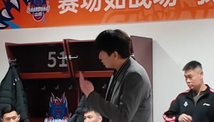 开云体育官网-胜宁波更衣室！邱彪强调健康与family，鲍威尔因家庭变故而低迷！